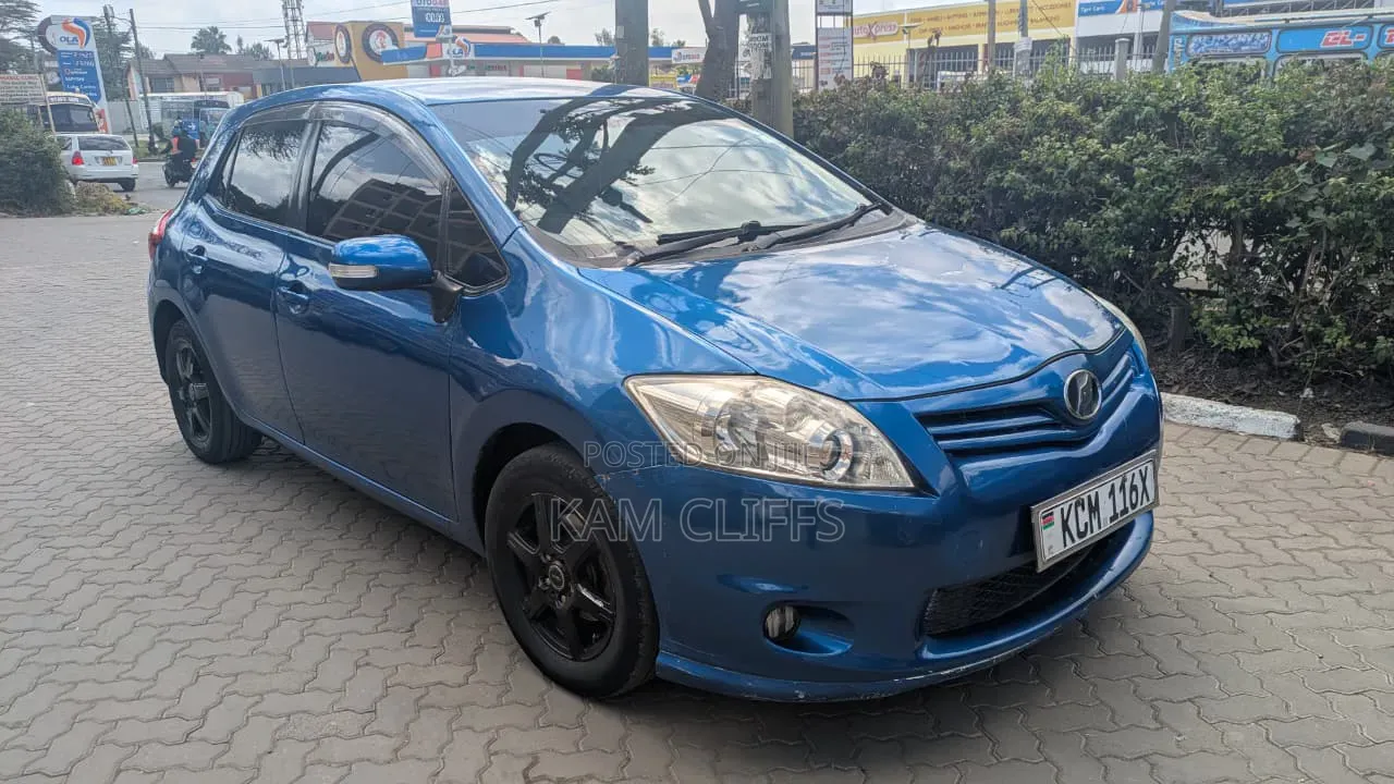 Toyota Auris 2010 Blue