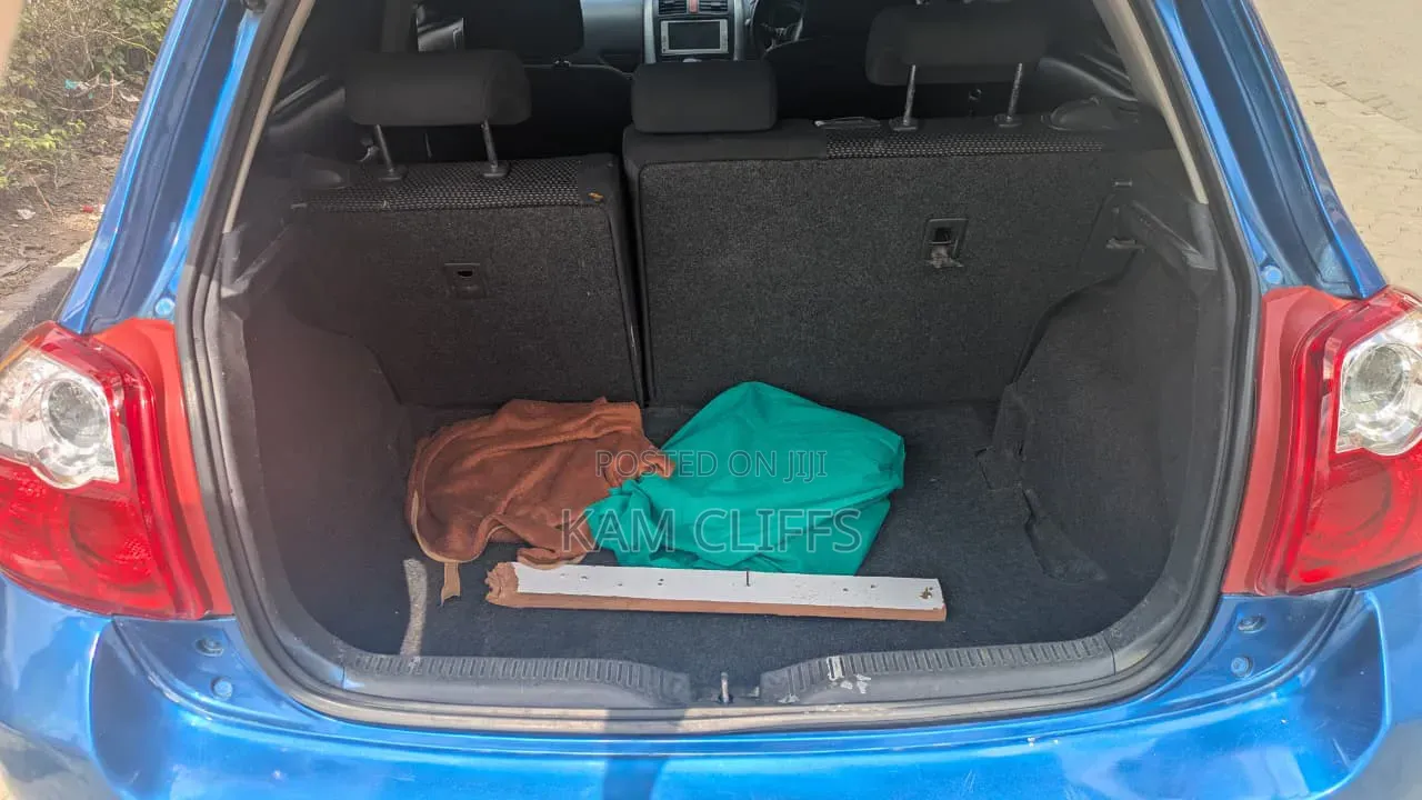 Toyota Auris 2010 Blue