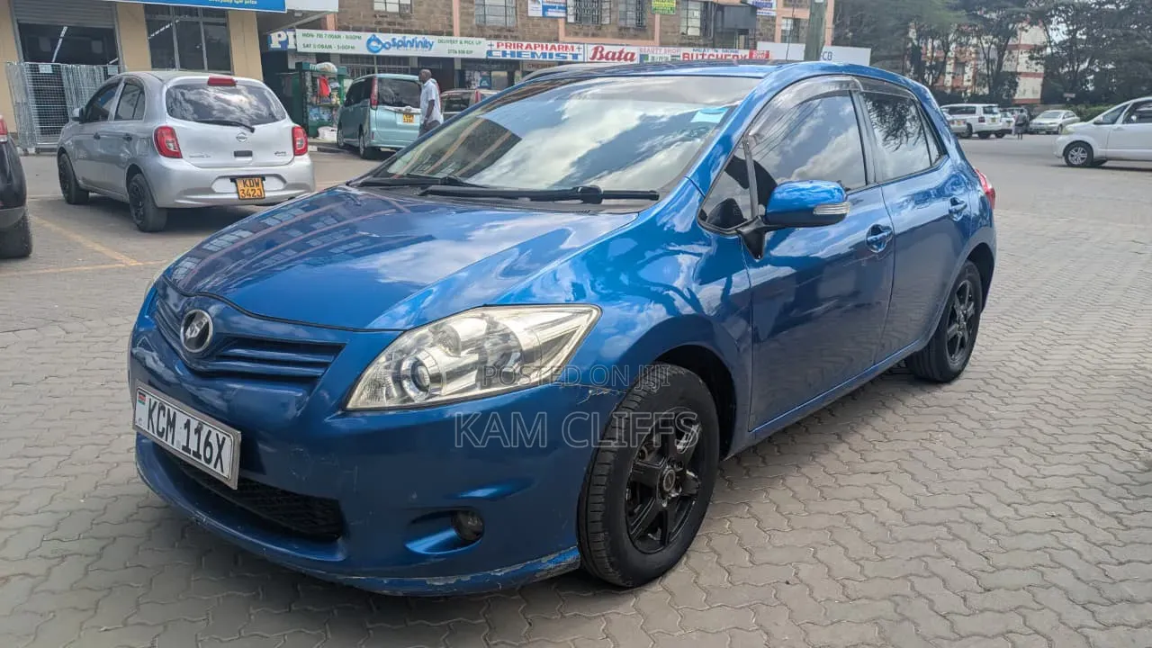 Toyota Auris 2010 Blue