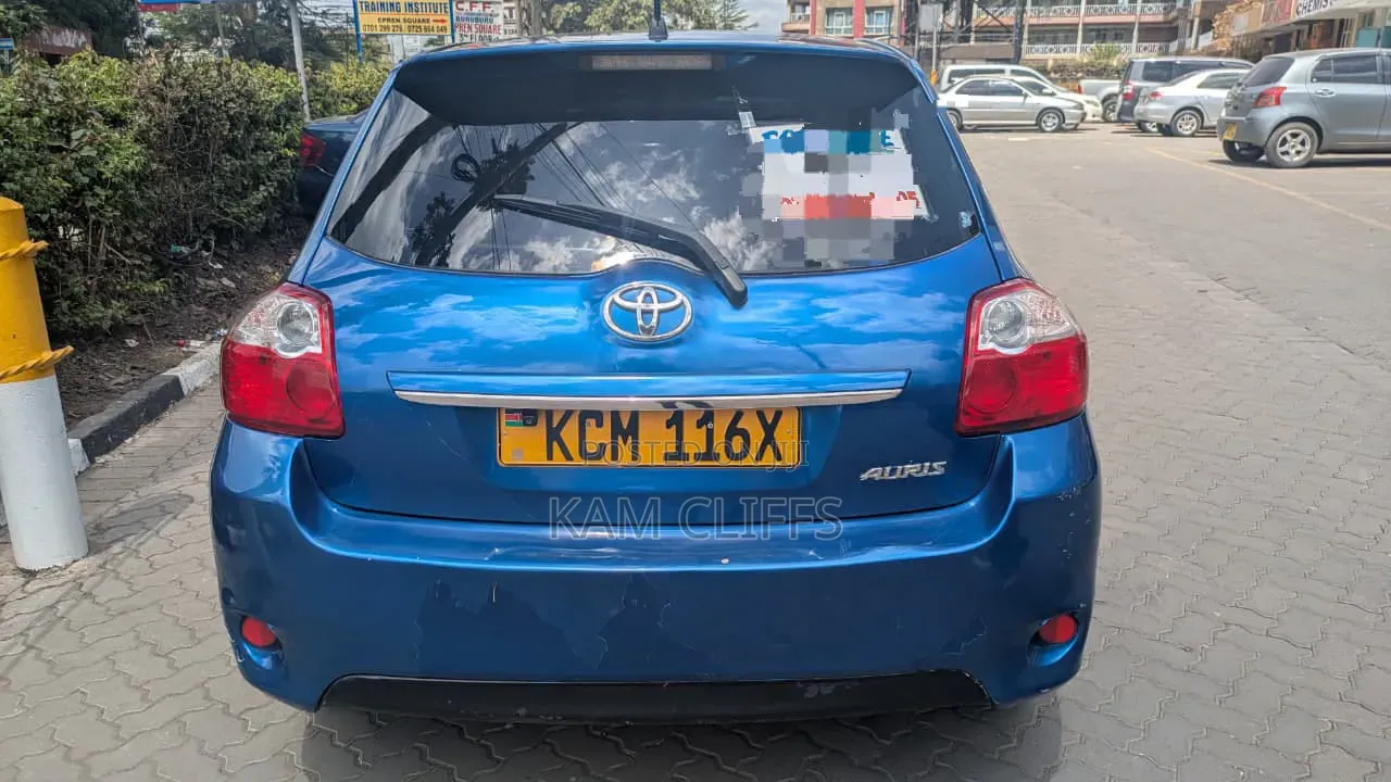 Toyota Auris 2010 Blue