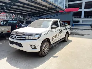 Toyota Hilux 2019 White