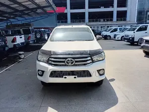 Toyota Hilux 2019 White