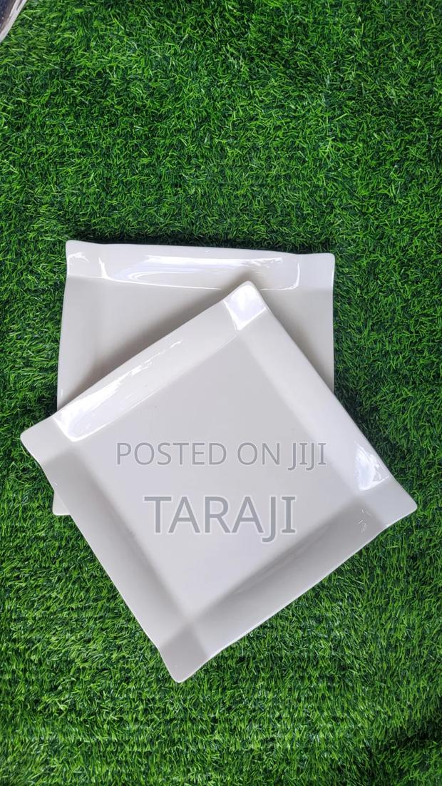 Premium Minimalist Square Ceramic Plates - thumbnail 2