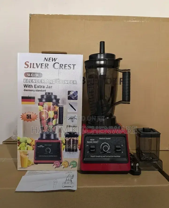 Blender and Grinder With an Extra Jar