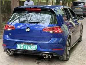 Volkswagen Golf R 4-Door w/DCC & Navigation 2019 Blue