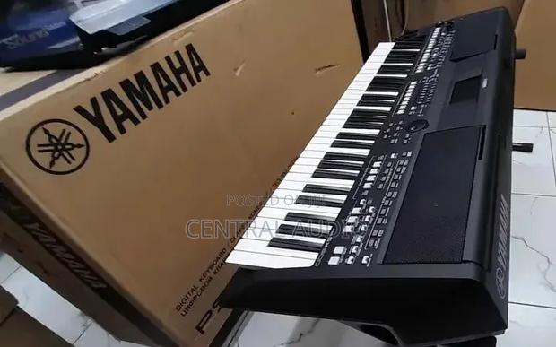 61keys Touch Sensitive PSR Sx600 Yamaha Piano - thumbnail 2