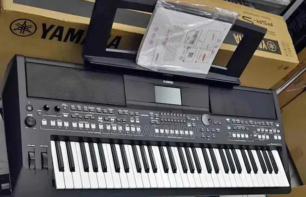 Original Yamaha Series PSR Sx 600 Keyboard Plus Adapters