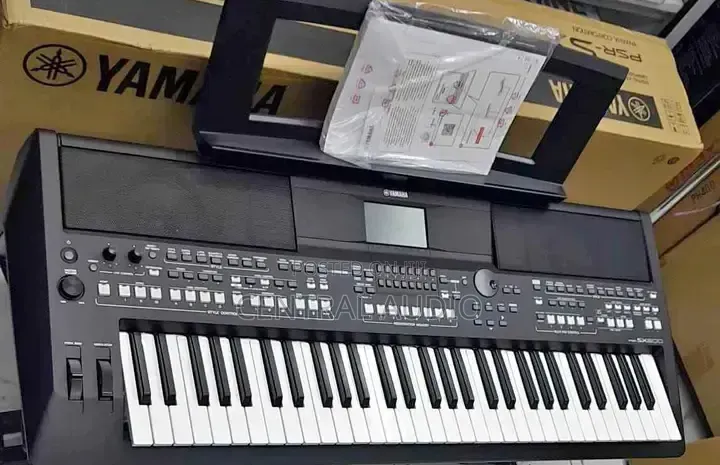 Original Yamaha Series PSR Sx 600 Keyboard Plus Adapters