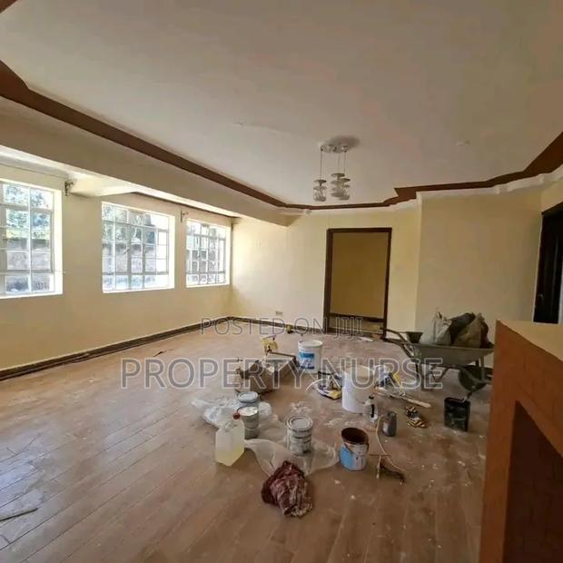 4bdrm Maisonette in Gateway Mall Area for rent - thumbnail 2