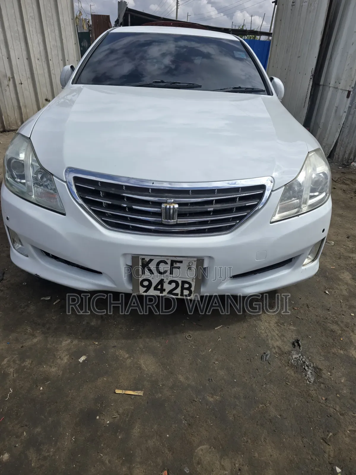 Toyota Crown 2010 White