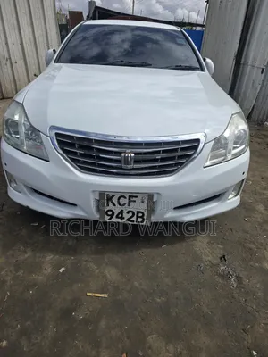 Toyota Crown 2010 White