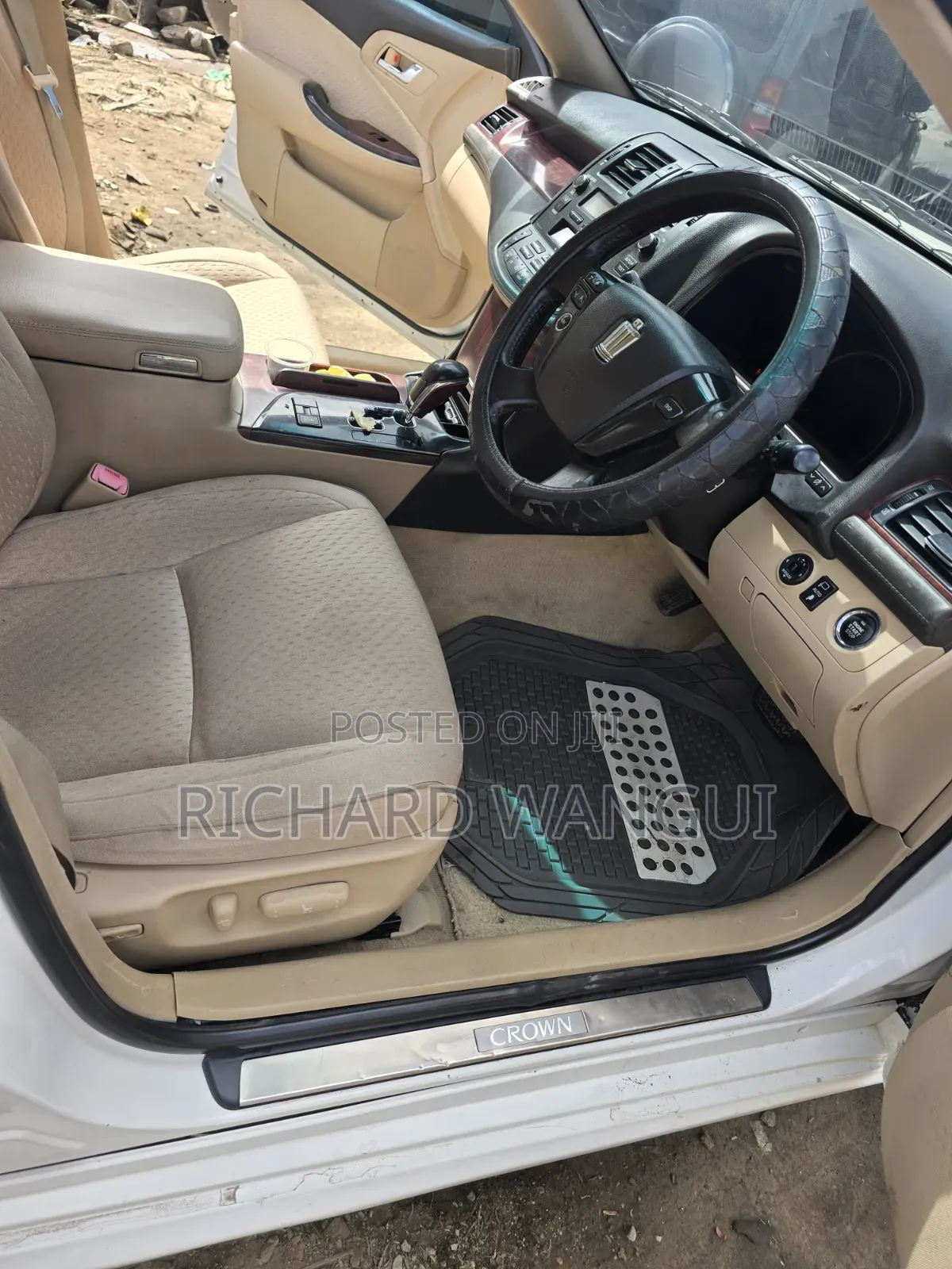 Toyota Crown 2010 White