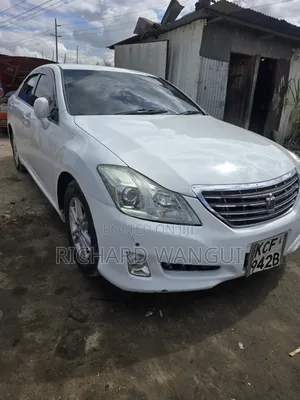 Toyota Crown 2010 White