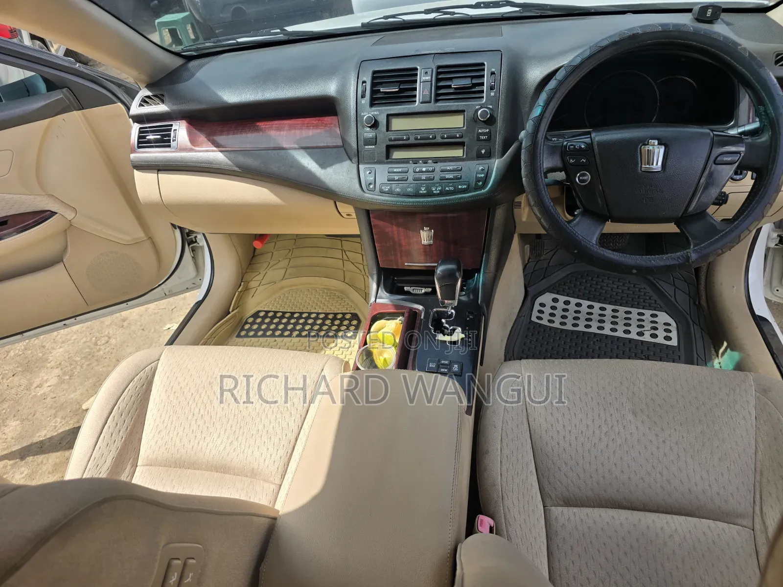 Toyota Crown 2010 White