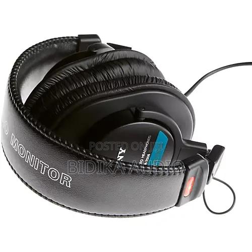Sony MDR-7506 Professional Closed-Back Headphones - thumbnail 2