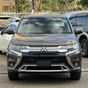 Mitsubishi Outlander 2019 Brown