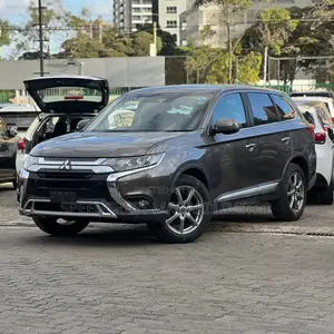 Mitsubishi Outlander 2019 Brown