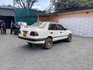 Toyota Corolla 1995 White