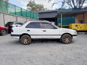 Toyota Corolla 1995 White