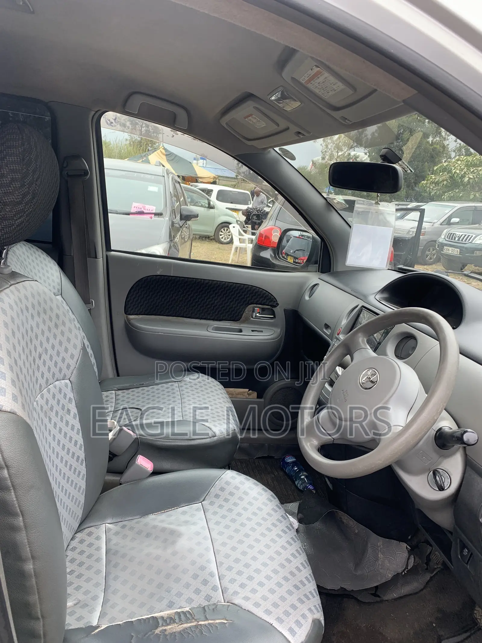 Toyota Sienta 2010 Silver