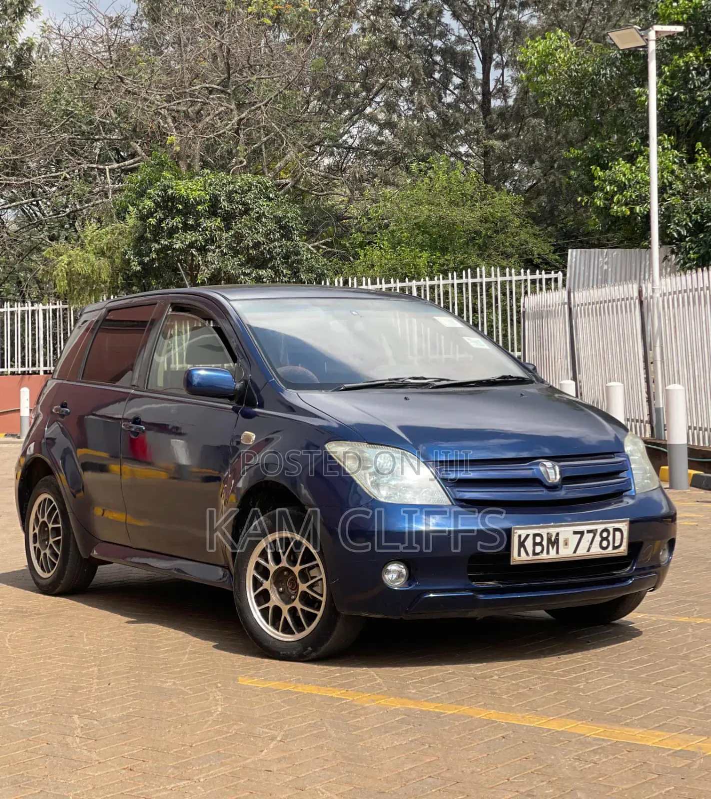 Toyota IST 2005 Blue