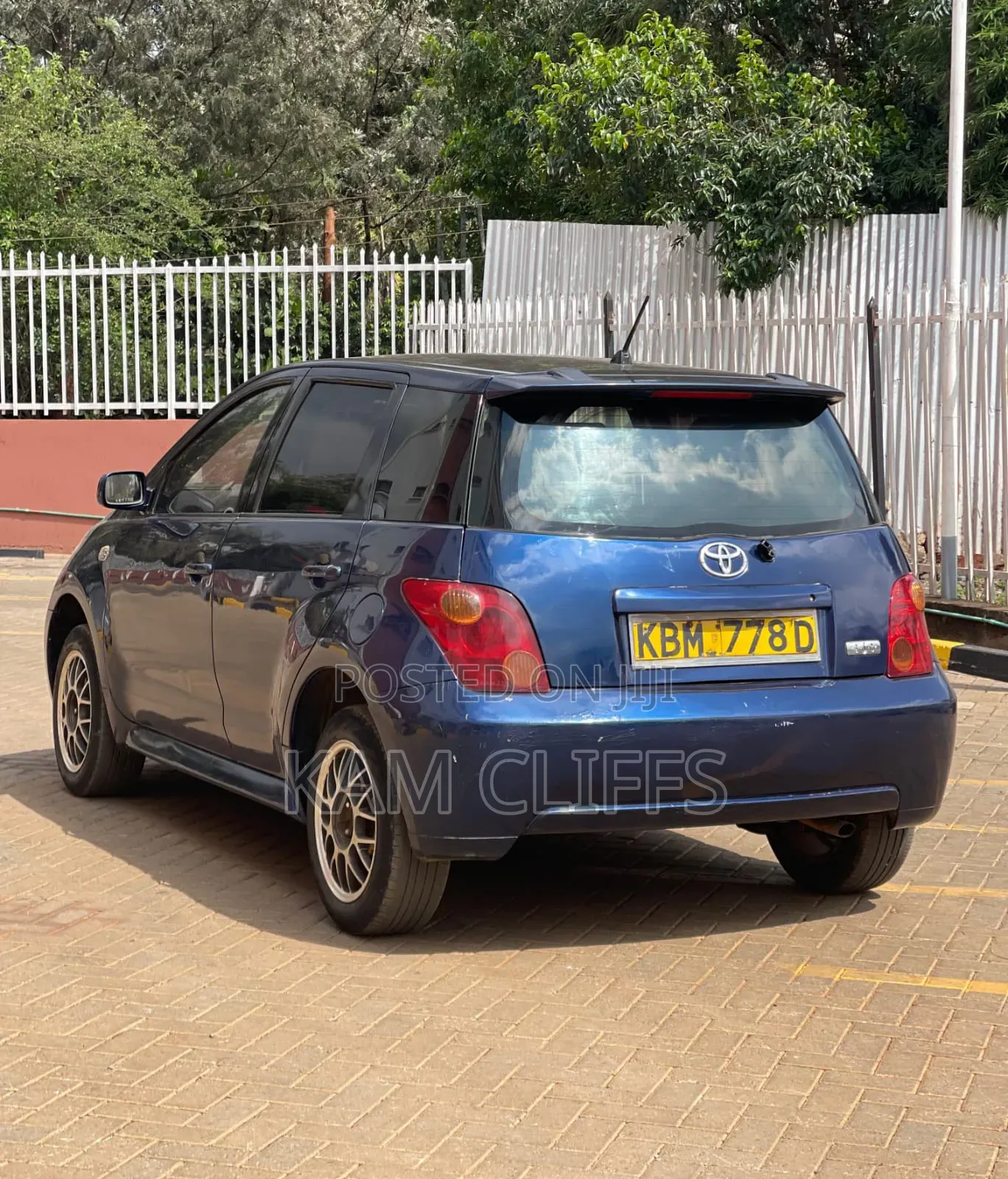 Toyota IST 2005 Blue