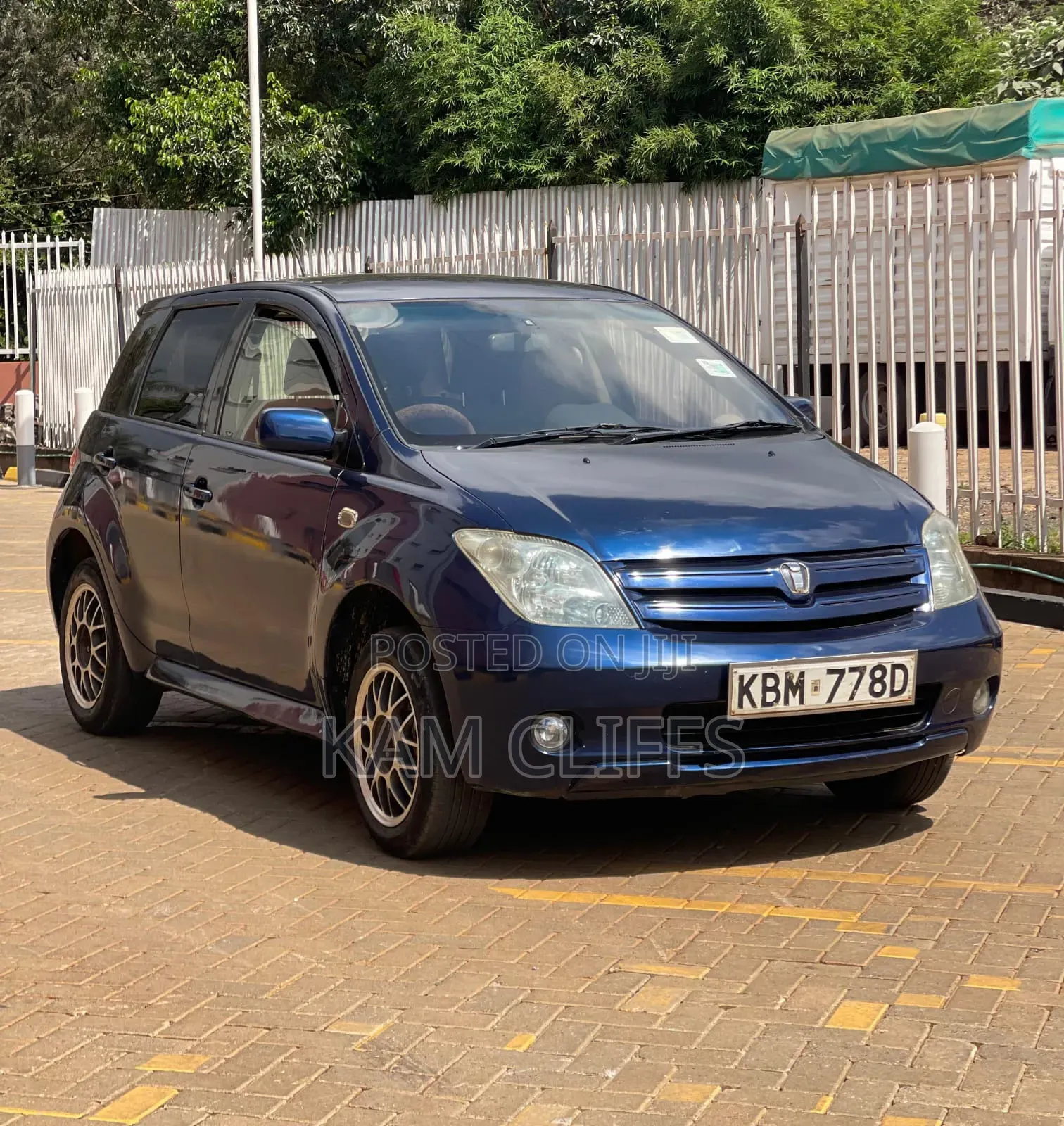 Toyota IST 2005 Blue