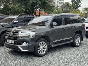 Toyota Land Cruiser 4.5 V8 VXR 2017 Black