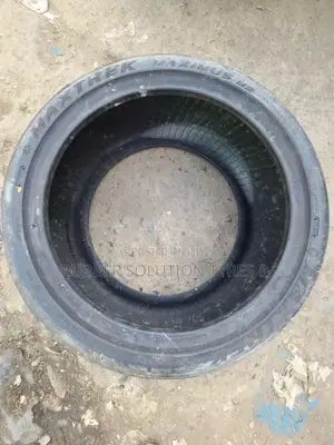 245 /40 R18 Maxtrek Tyres 97w X/L Muximus M2