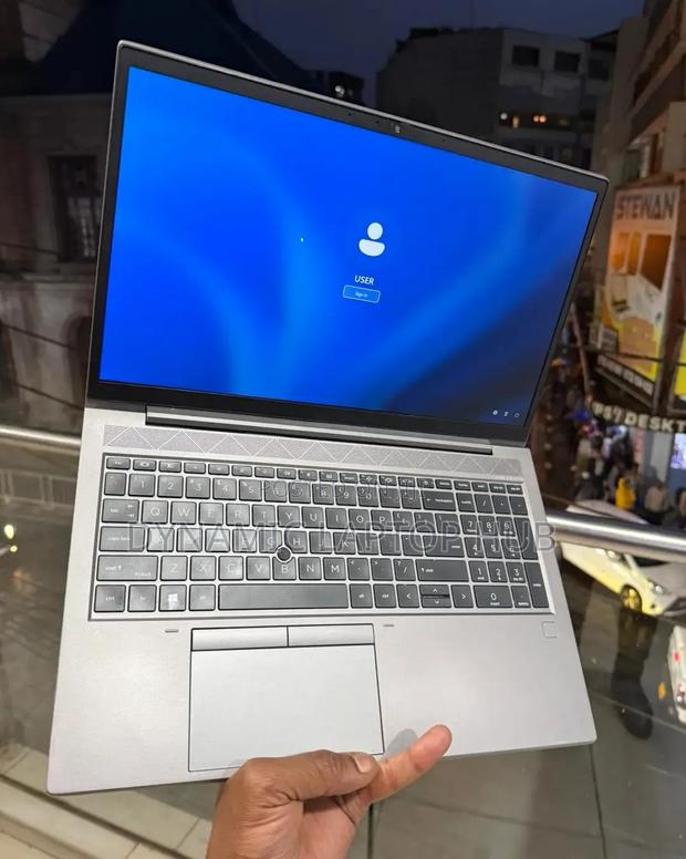 Laptop HP ZBook 15 16GB Intel Core i7 SSD 512GB - thumbnail 2