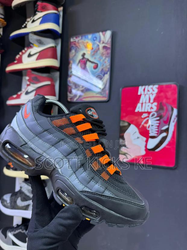 Nike Airmax 95 Reverse Crimson. - thumbnail 2
