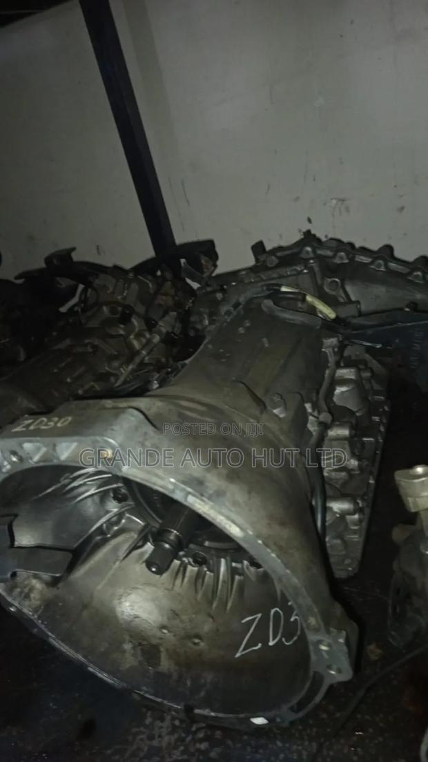 Nissan Zd30 Gearbox - thumbnail 2