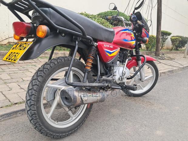 Bajaj Boxer 125 2025 Red - thumbnail 10