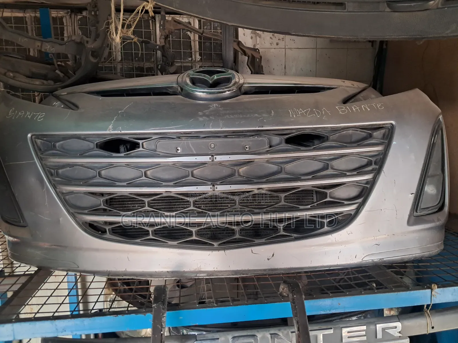 Mazda Biante Nosecut
