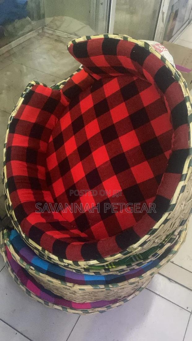 Large Handmade Kenyan Pet Bed Woven Natural Straw Exterior Rim - 26"