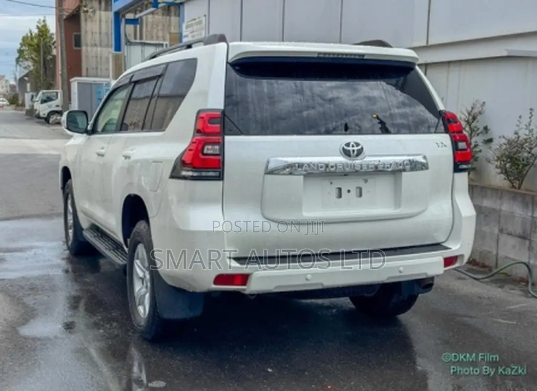 Toyota Land Cruiser Prado 2.8 2021 Off white