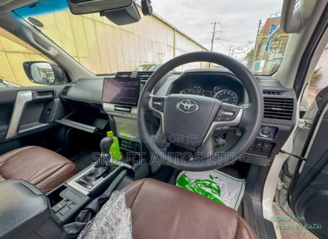Toyota Land Cruiser Prado 2.8 2021 Off white