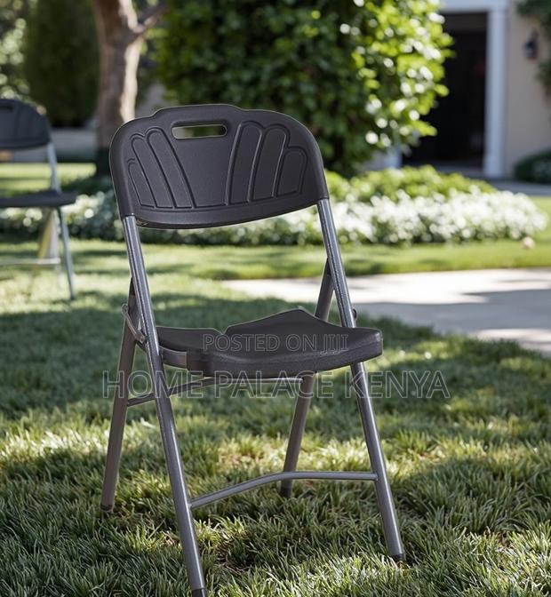 Outdoor Chair: Lightweight Plastic Chair With Handle - main view