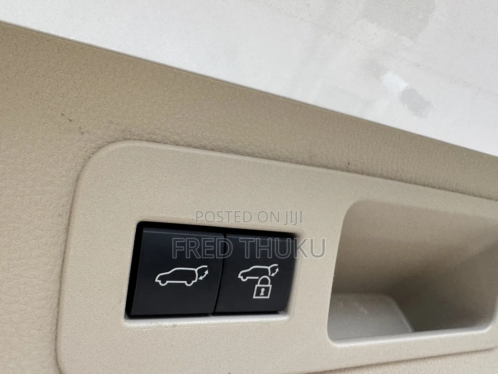 Toyota Land Cruiser LC300 2023 White