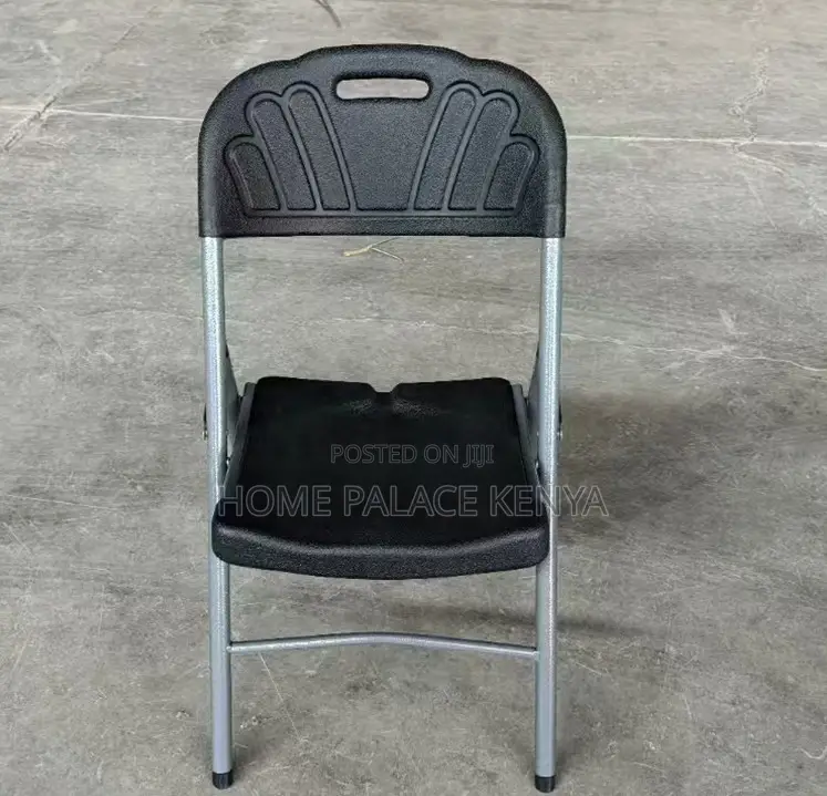 Outdoor Chair: Lightweight Plastic Chair With Handle
