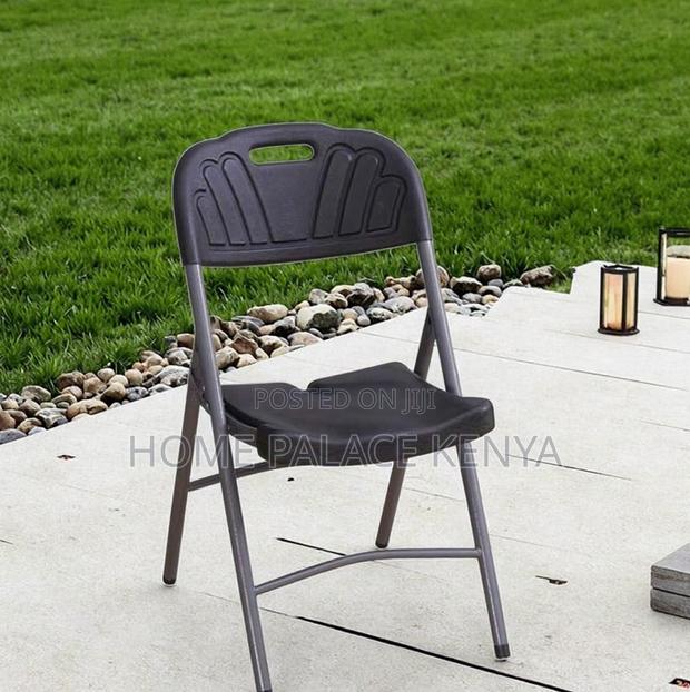 Outdoor Chair: Lightweight Plastic Chair With Handle - thumbnail 4