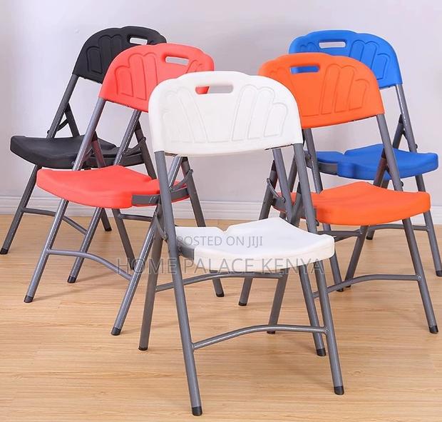 Outdoor Chair: Lightweight Plastic Chair With Handle - thumbnail 6