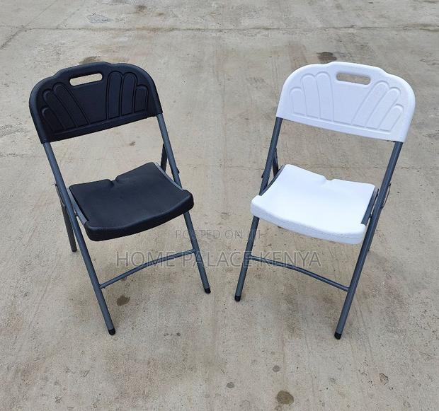Outdoor Chair: Lightweight Plastic Chair With Handle - thumbnail 7
