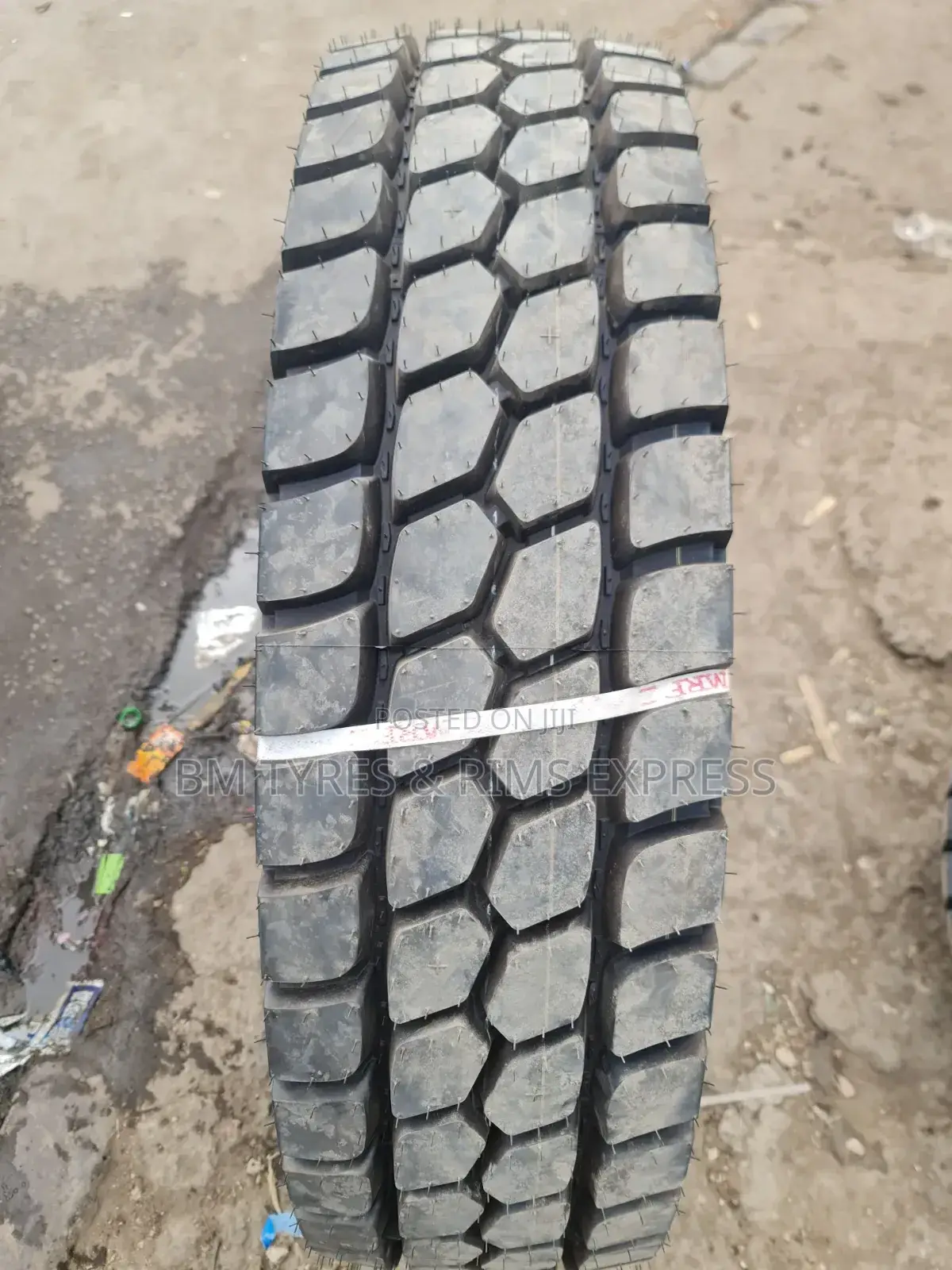 10000 R20 MRF Tires (Diff) India