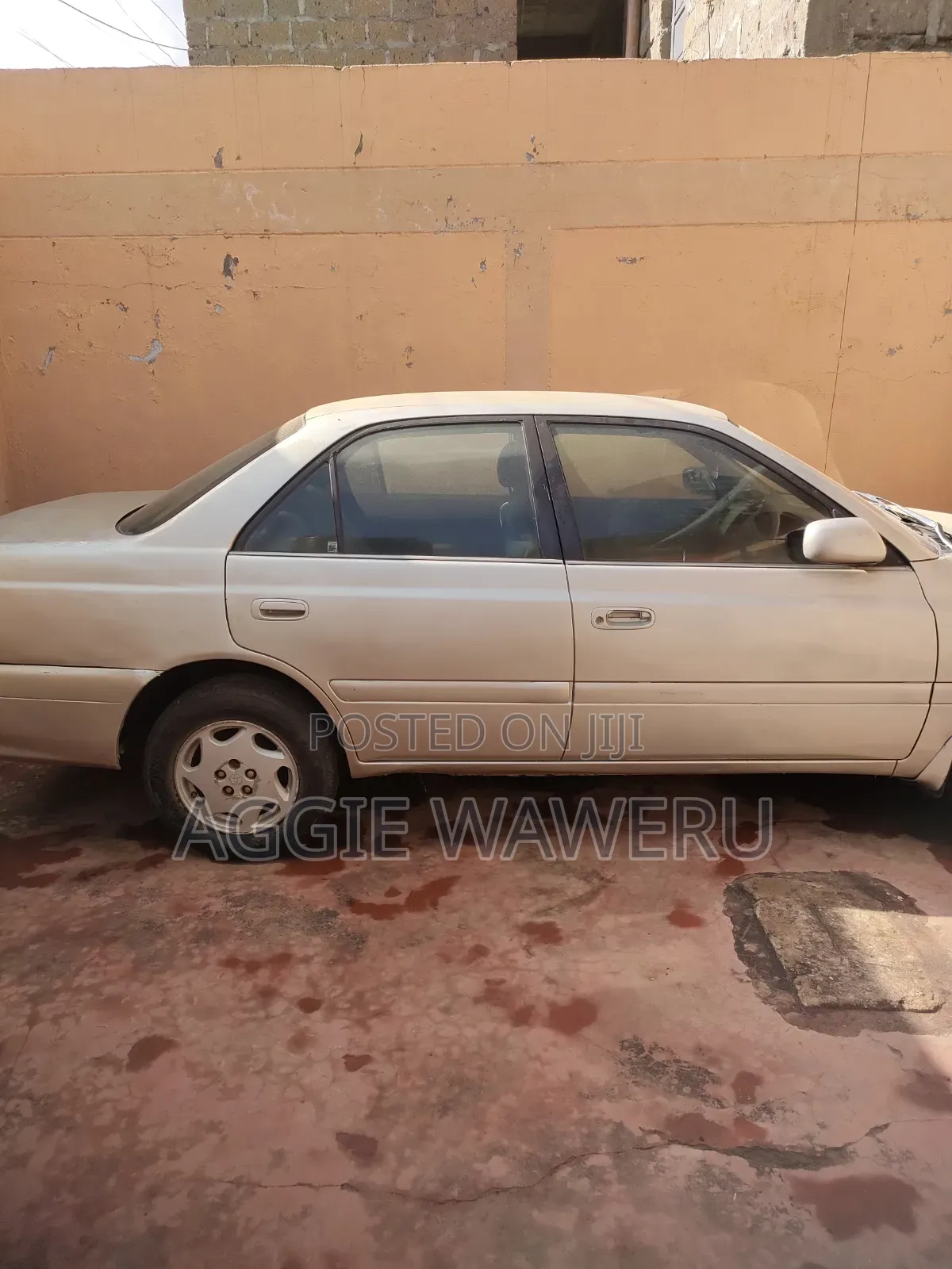 Toyota Carina 2000 Gray