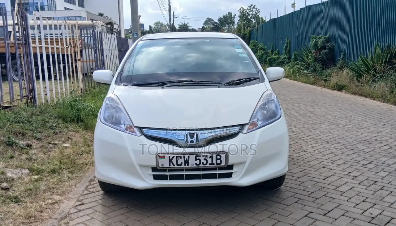 Honda Fit Automatic 2012 White