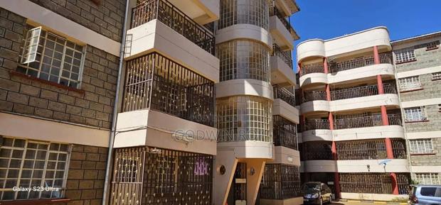 3bdrm Apartment in Pioneer Estate for sale - thumbnail 2