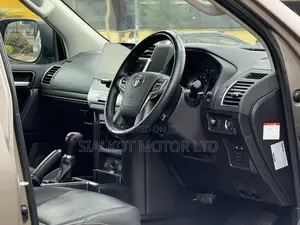 Toyota Land Cruiser Prado 2.7 2023 Gray