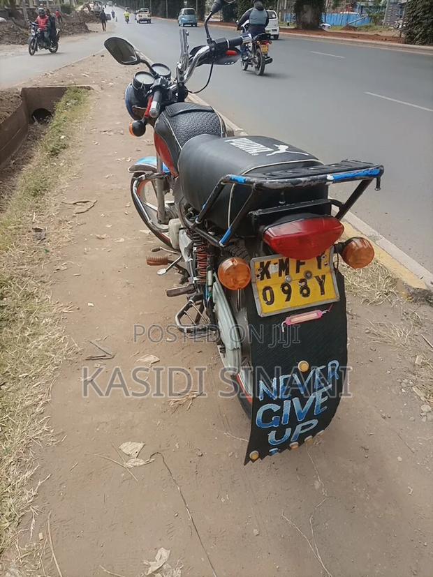 Bajaj Boxer 100 2022 Red