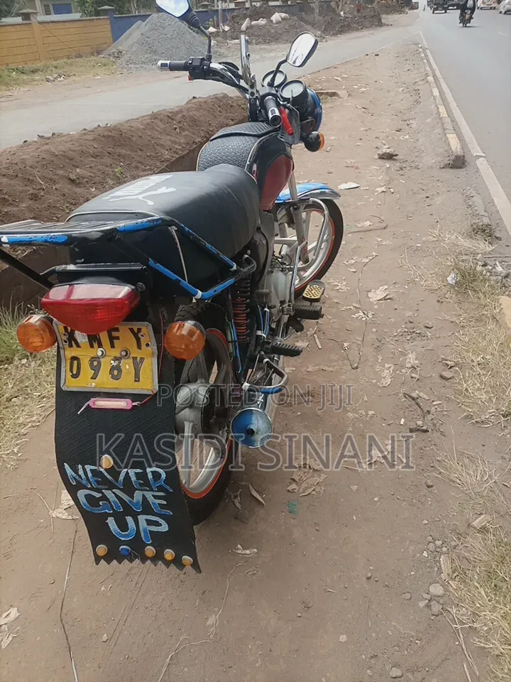 Bajaj Boxer 100 2022 Red